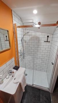 Sleepy Puffin Guest House Bed and Breakfast in Wales