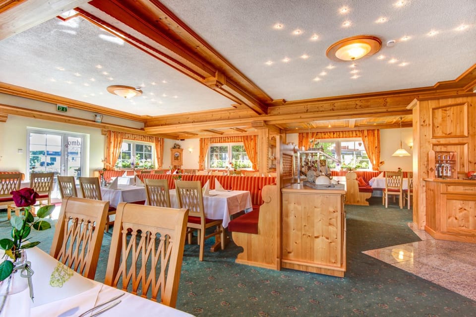 Banquet/Function facilities, Breakfast