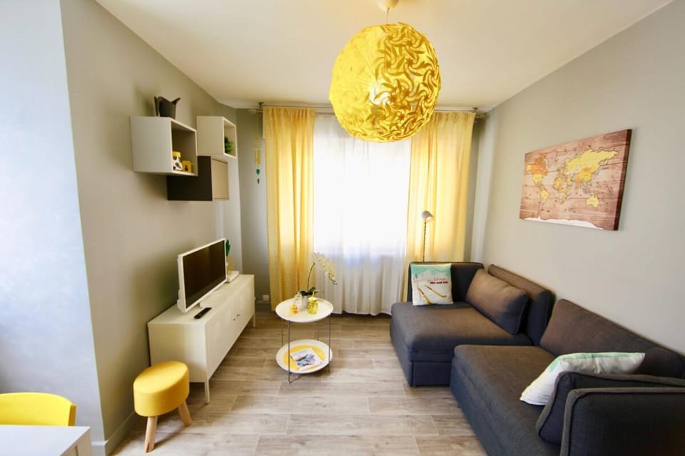 Le cocon coloré - centre ville - 50m de la gare Apartment in Annecy