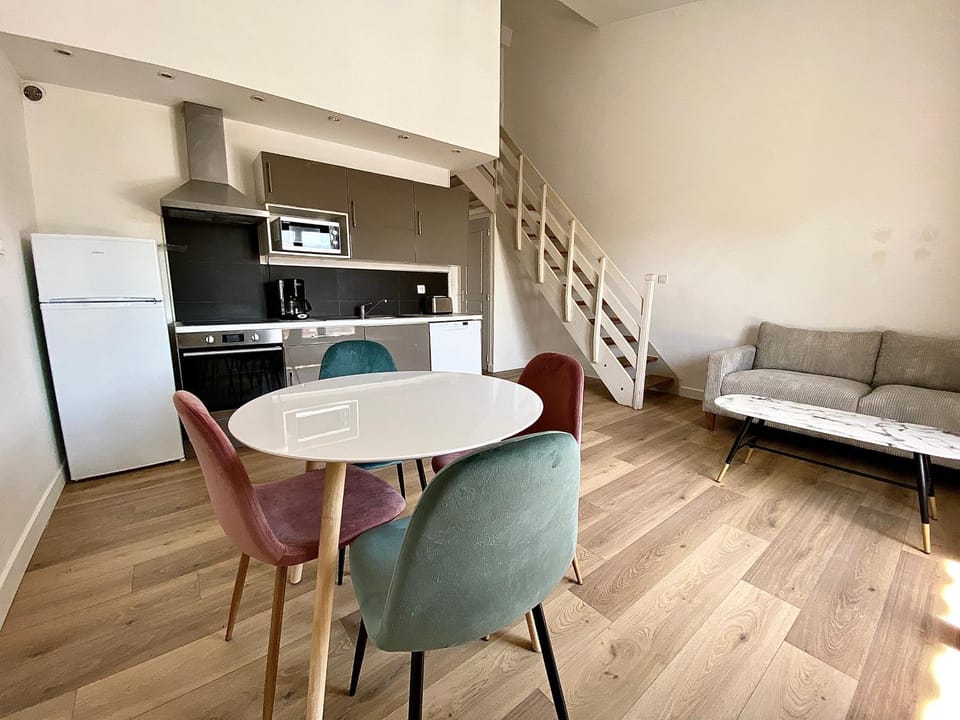 Living room, Dining area