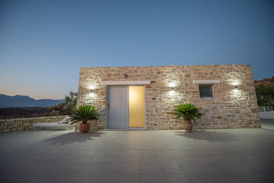 Irene Komos Independent House Villa in Crete