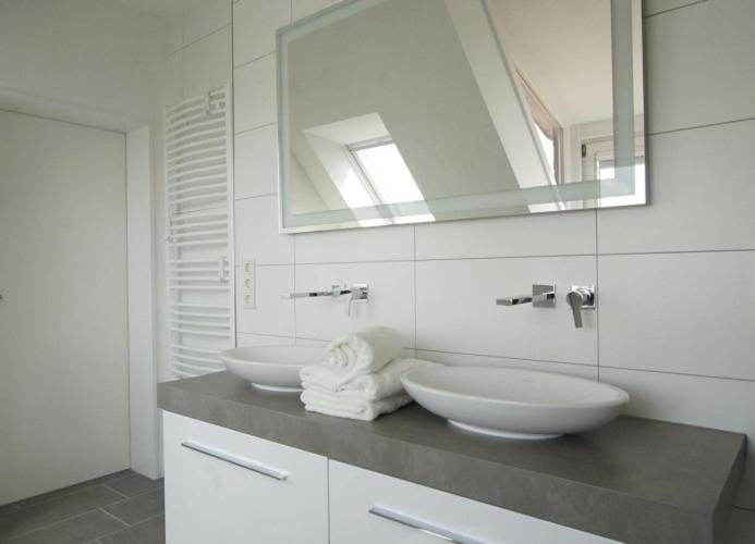 Hafenblick - komfortable, sonnendurchflutete Ferienwohnung Apartment in Friesland