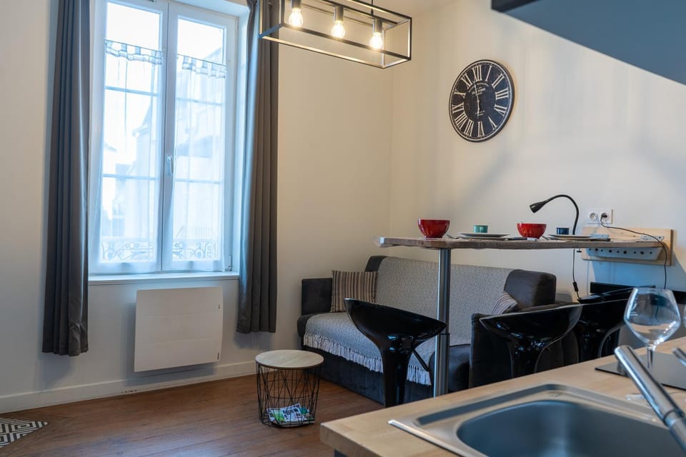 Kitchen or kitchenette, Living room, Dining area