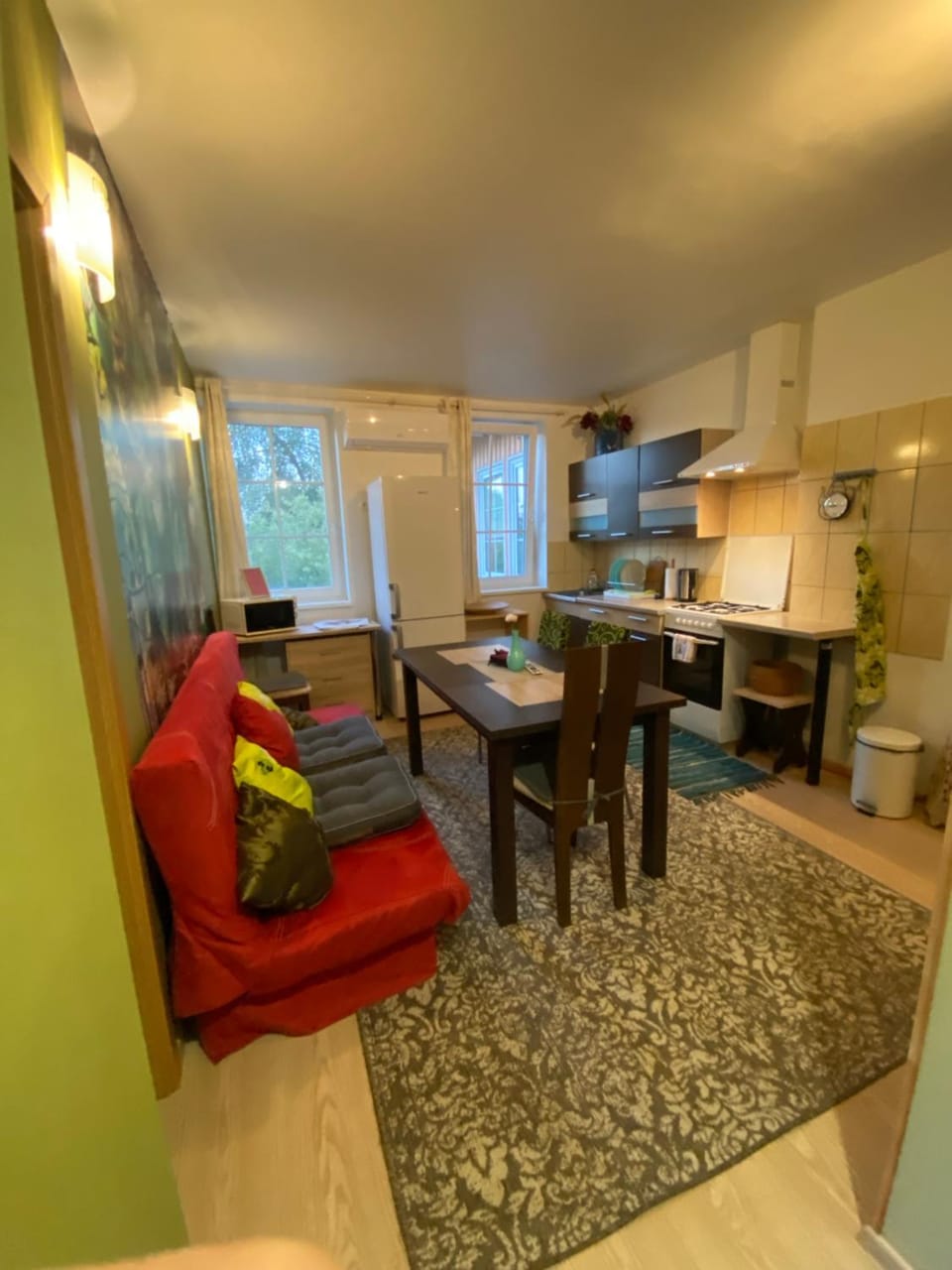 Kitchen or kitchenette, Living room, Seating area, Dining area