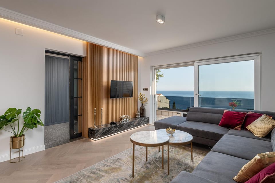 TV and multimedia, Living room, Sea view