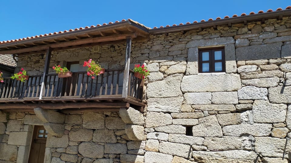 Facade/entrance, Off site