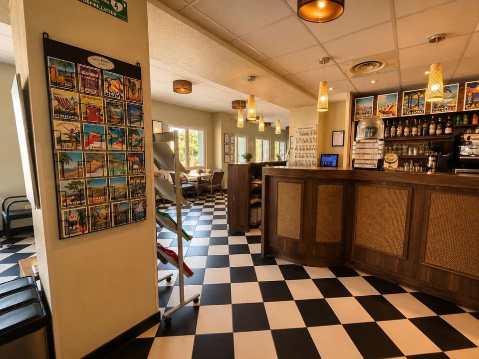 Lounge or bar