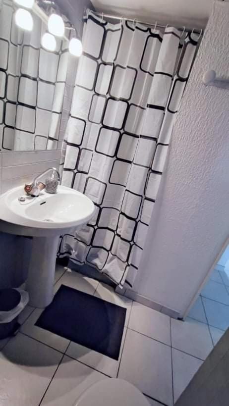 T2 meublé Toulon côte azur - 4 personnes max Apartment in Toulon