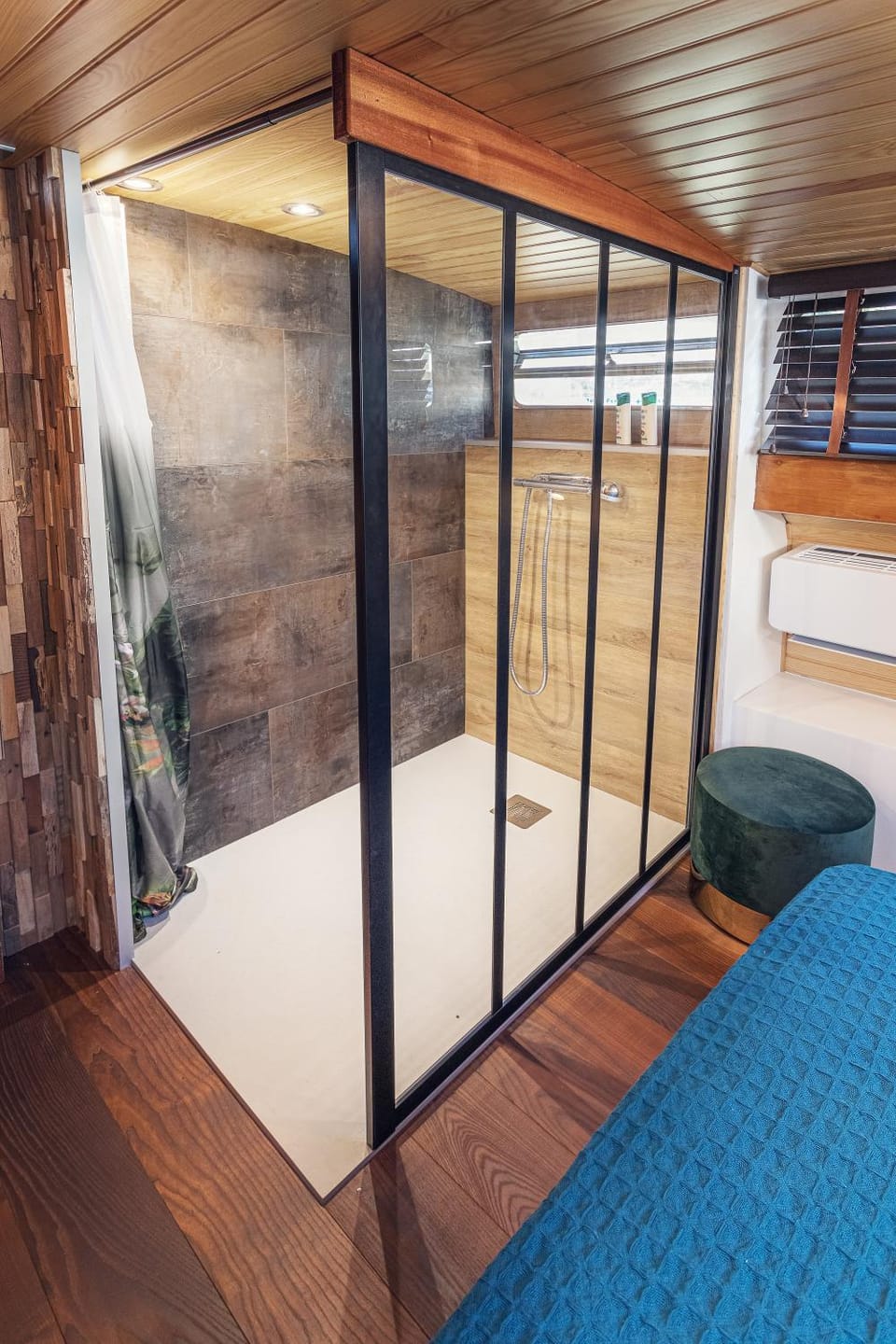 Bathroom, Bedroom