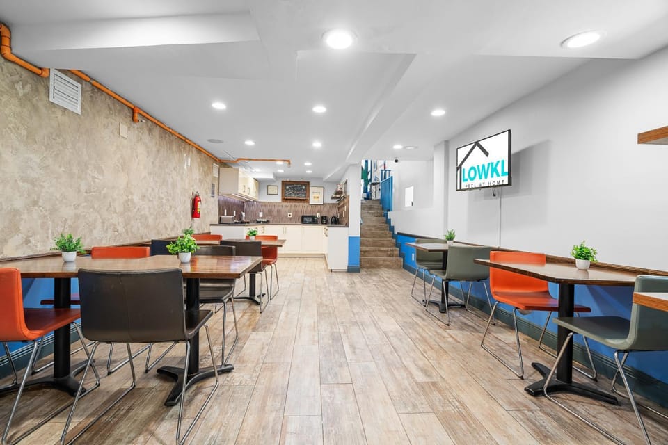 Communal lounge/ TV room