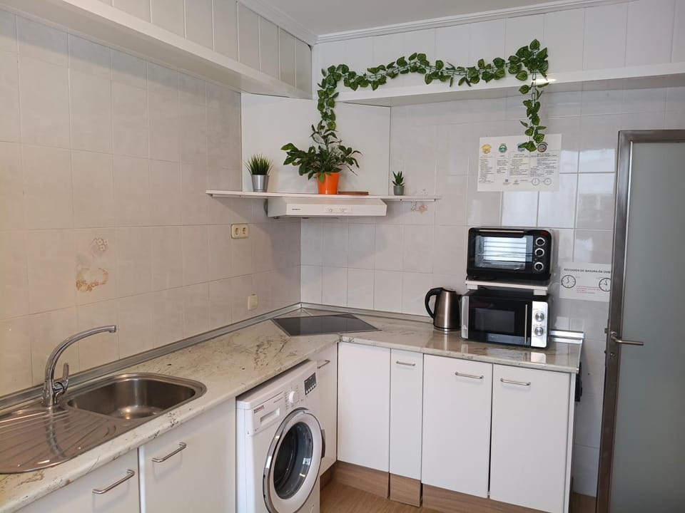 oven, washing machine, kitchen