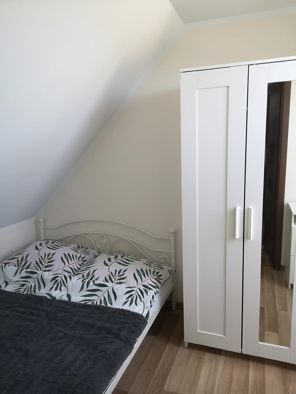 Bed, Photo of the whole room, Bedroom, wardrobe