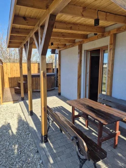 BBQ facilities, Garden, Hot Tub, Balcony/Terrace
