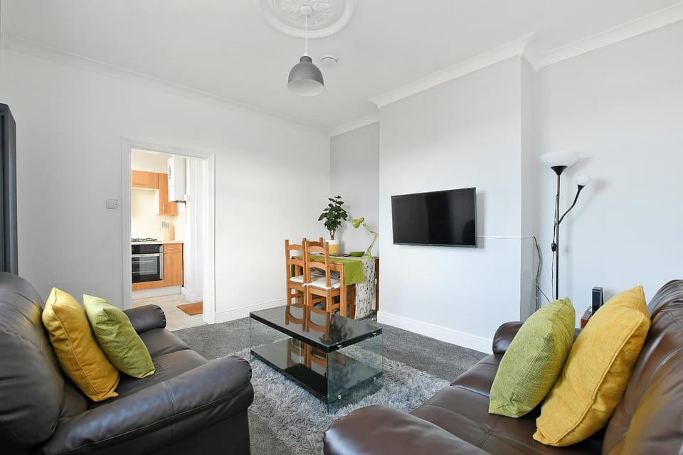 Communal lounge/ TV room, TV and multimedia, Living room