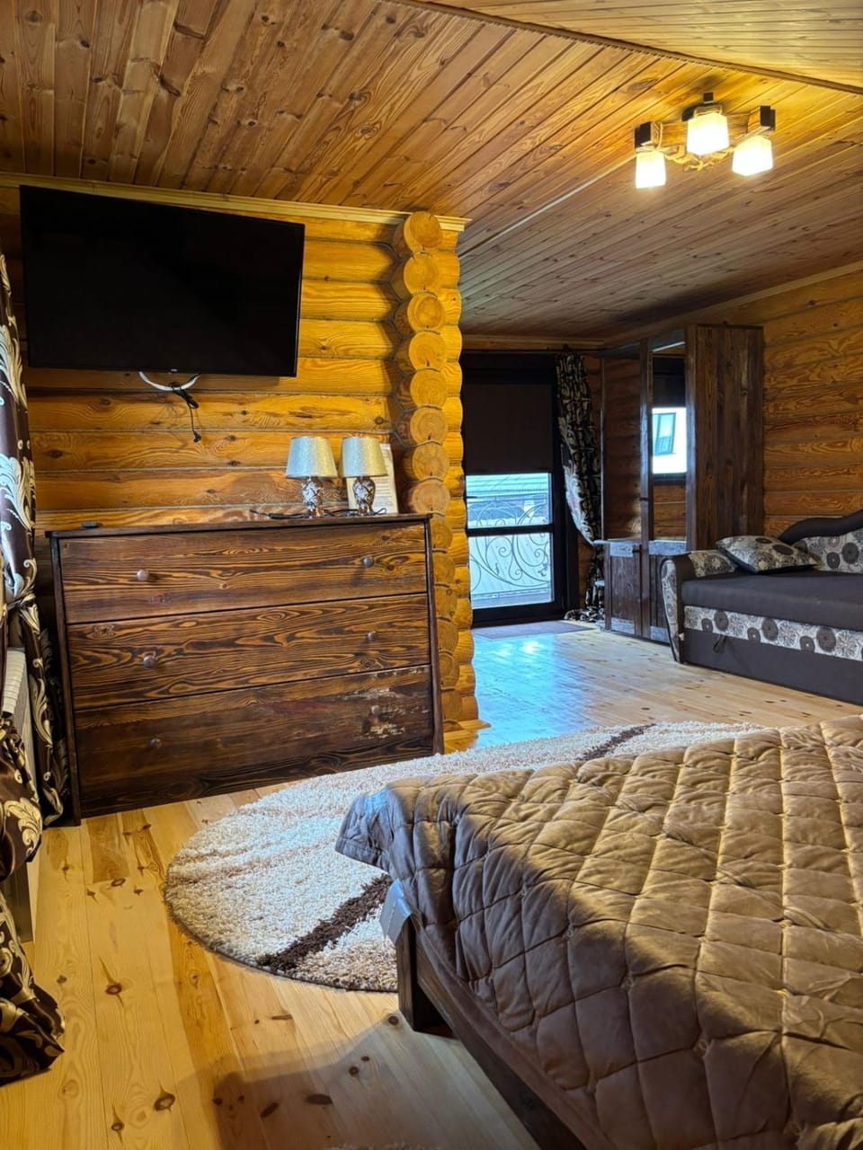 Photo of the whole room