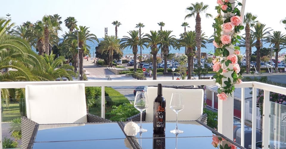 Encantadora vivienda en el paseo marítimo de Salou Apartment in Salou