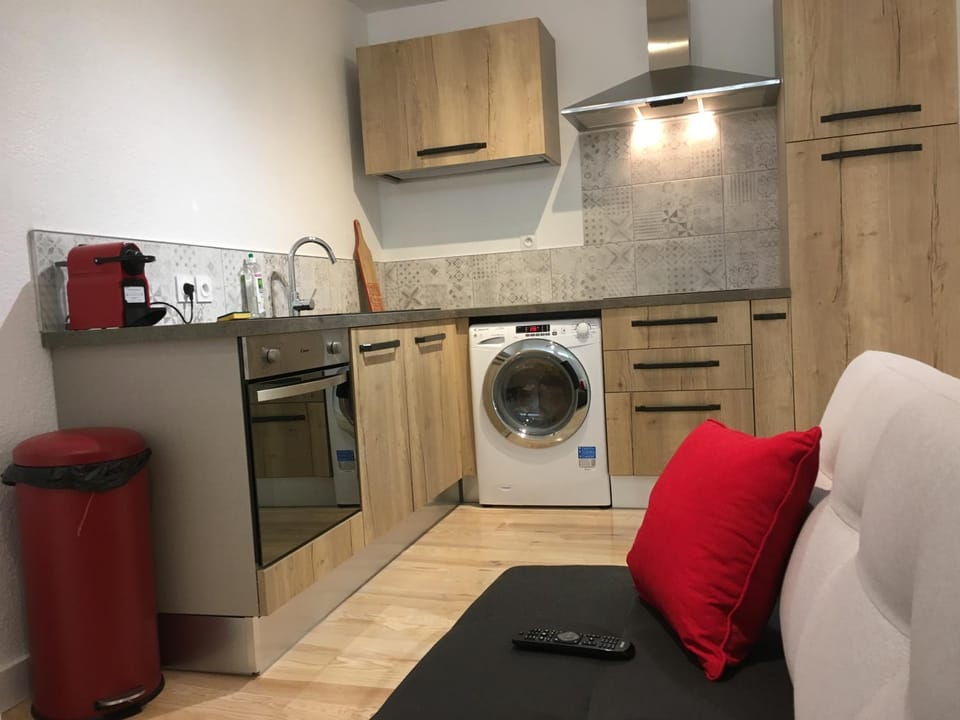 Studio hyper centre, proche gare, entrée indépendante Apartment in Valence