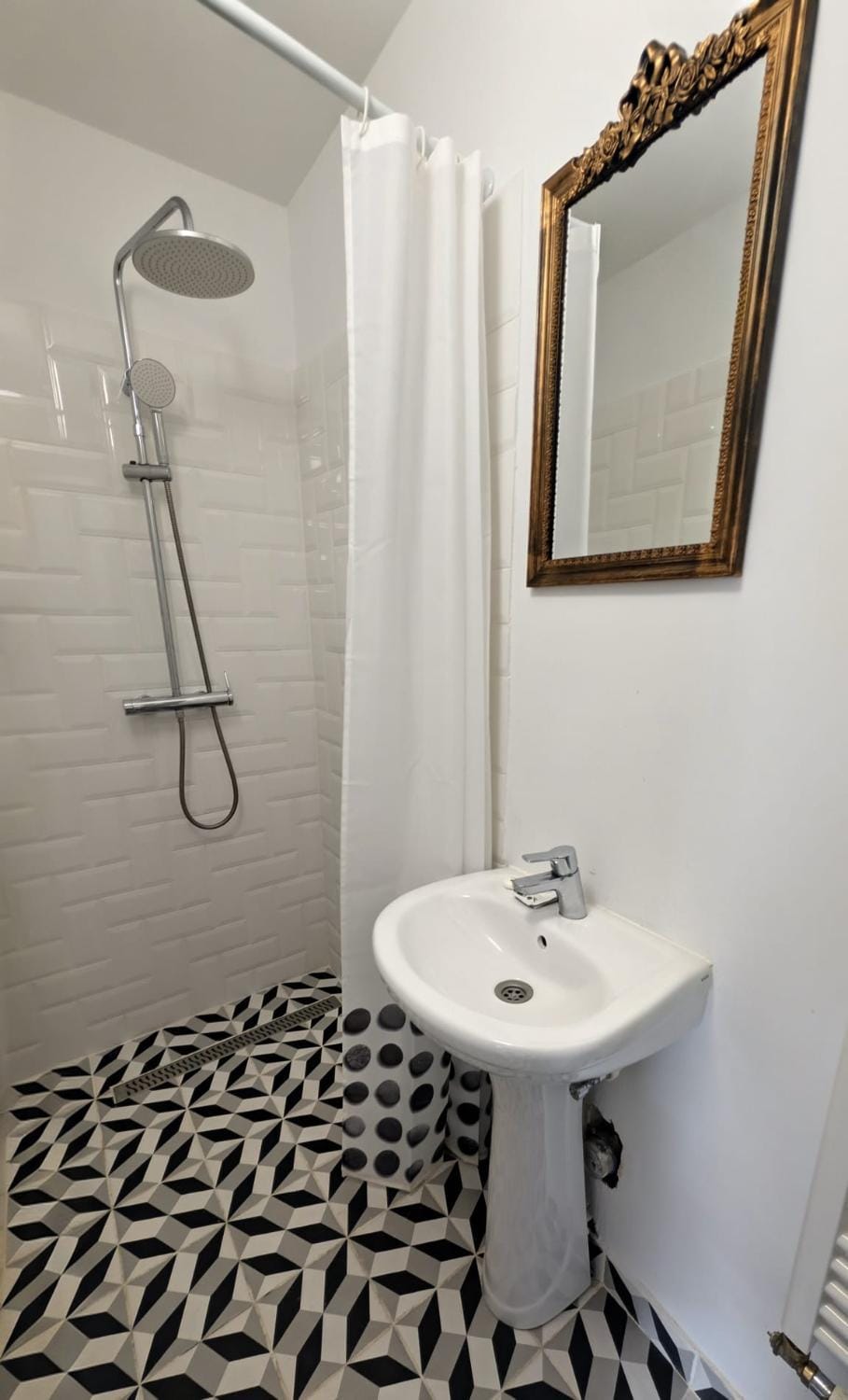 Belle Boutique Studio Apartment in Brasov