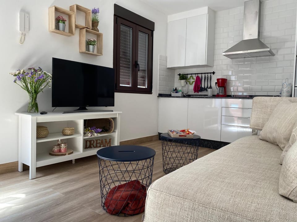 Kitchen or kitchenette, Living room
