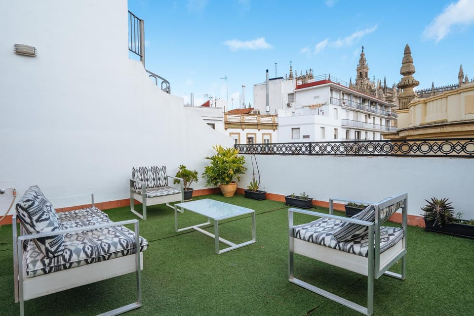 Balcony/Terrace, sunbed