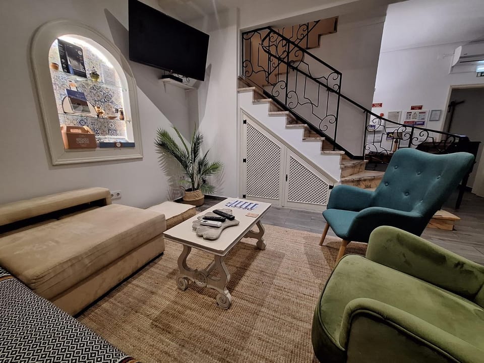 Communal lounge/ TV room