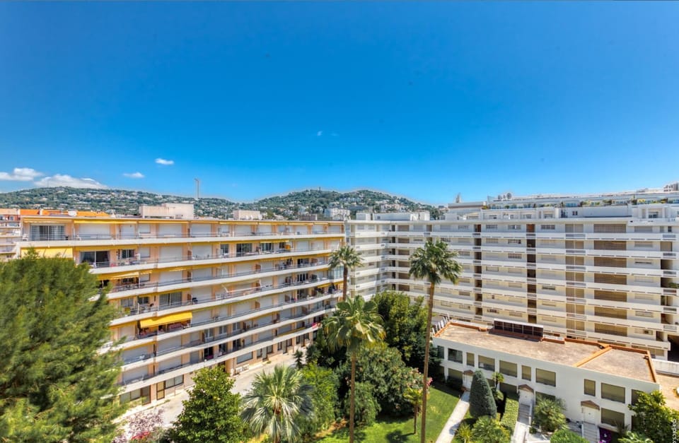 Cannes Croisette Majestic Miramar Apartment in Cannes