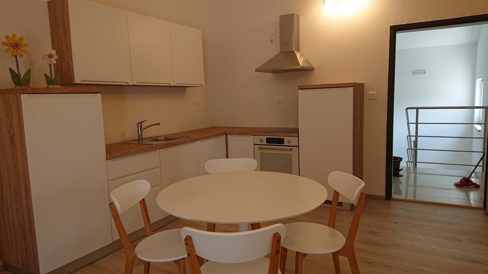 Irena Apartment in Cres