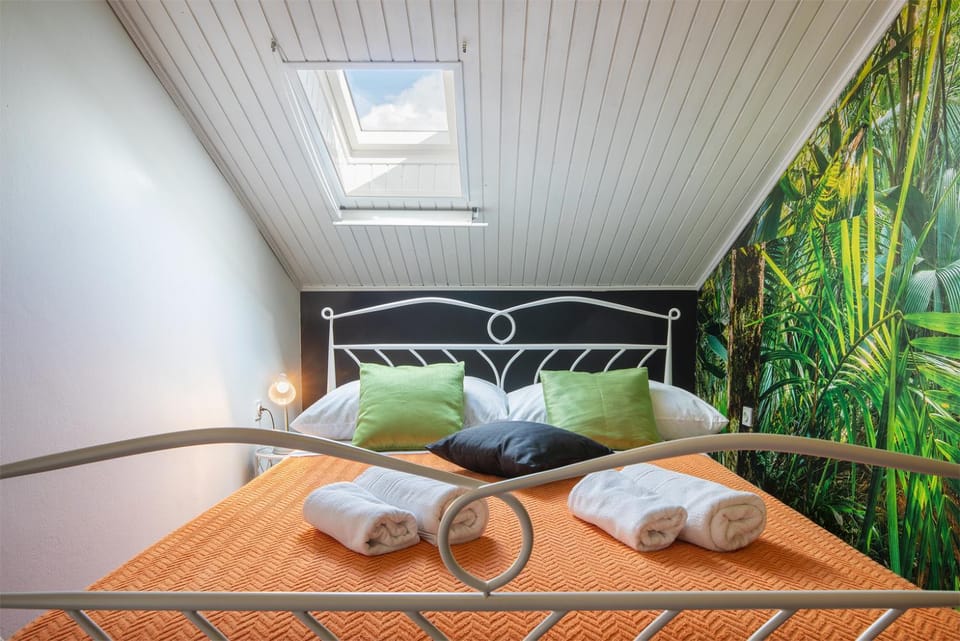 Bed, Bedroom