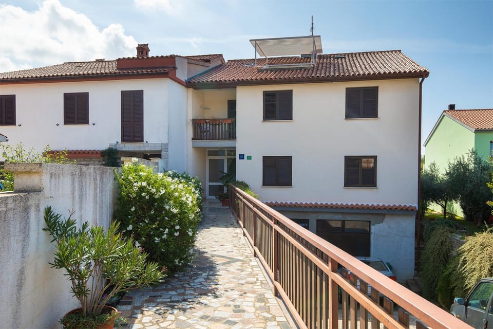 Patio, Facade/entrance, Neighbourhood, On site