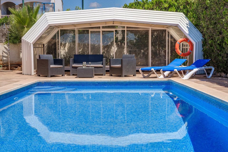 Property building, Swimming pool