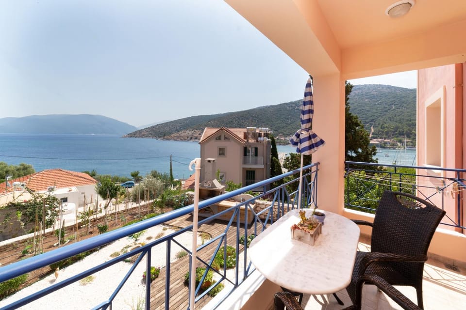 View (from property/room), Balcony/Terrace, Mountain view, Sea view