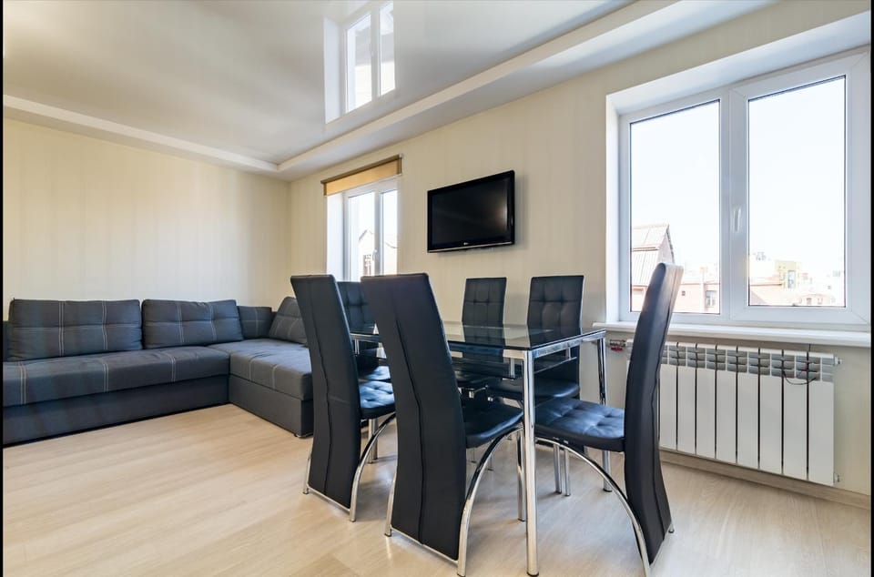 Kitchen or kitchenette, Living room, Dining area