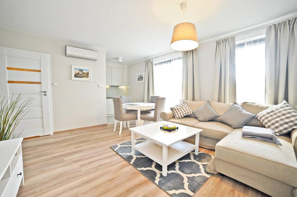 Living room, Seating area, Dining area, Area and facilities