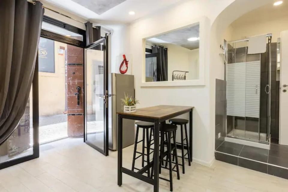 Shower, Dining area