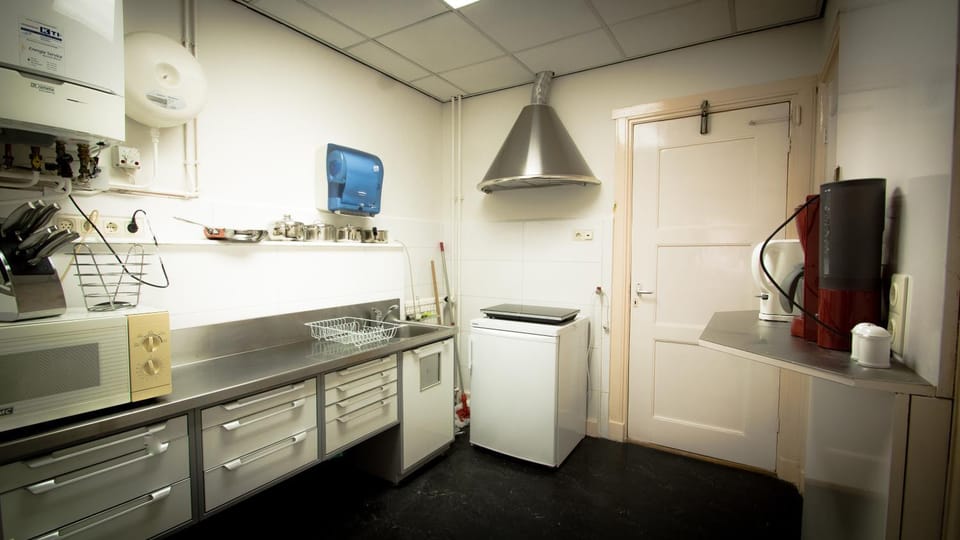 Kitchen or kitchenette