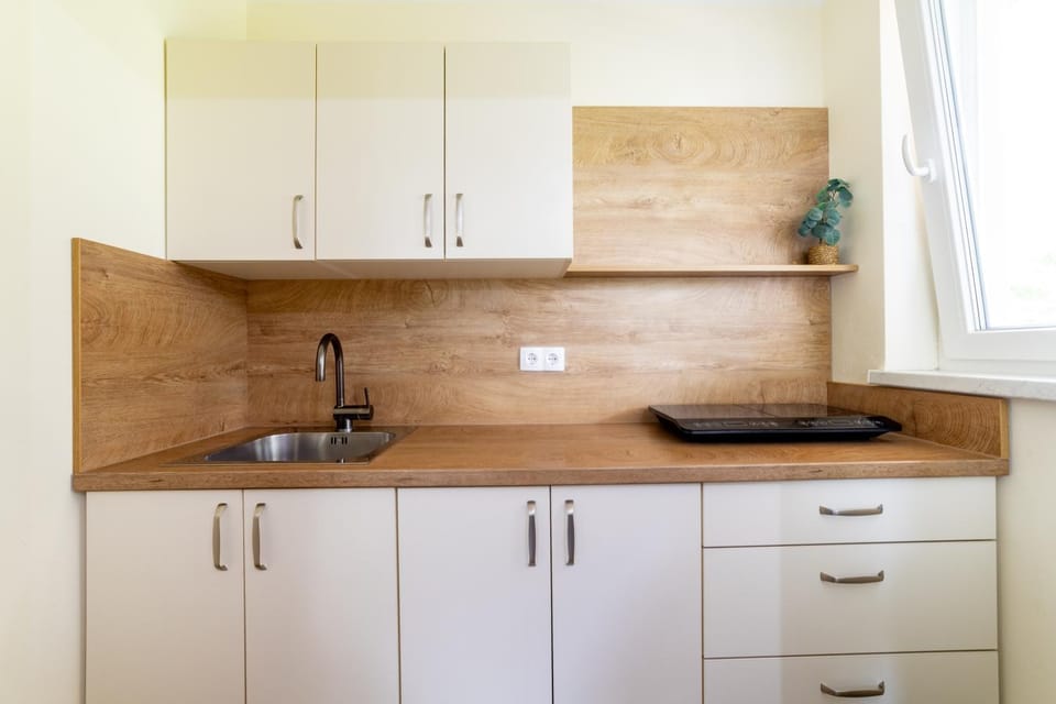 Property building, Kitchen or kitchenette, kitchen