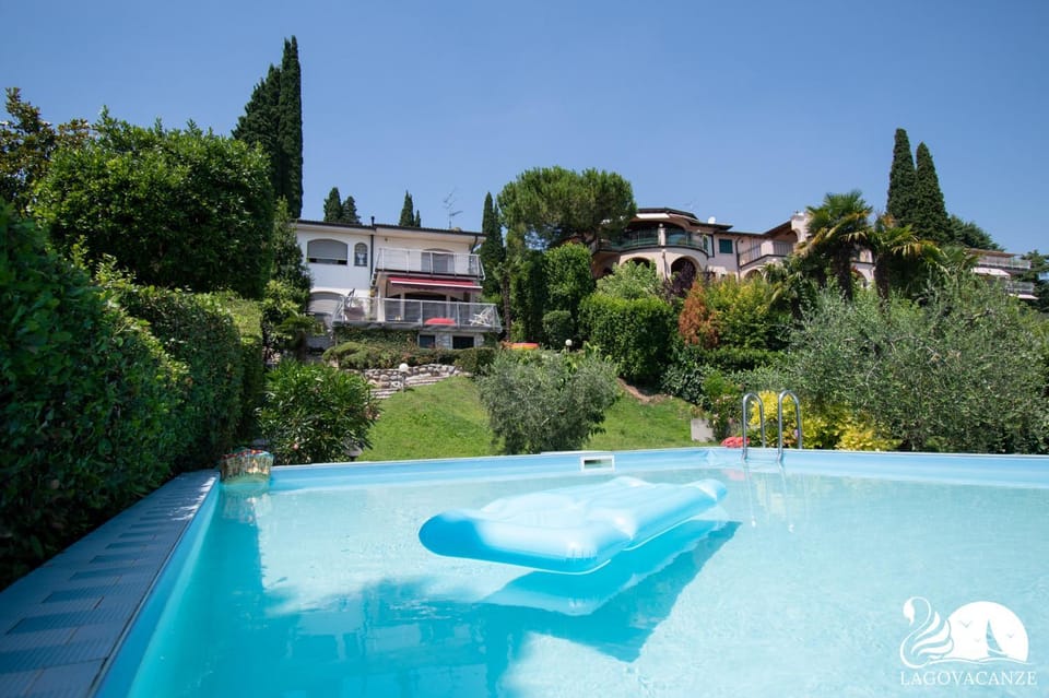 Garden, Swimming pool