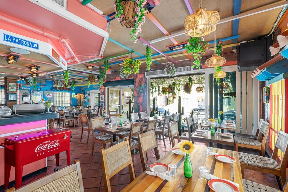 Restaurant/places to eat, Evening entertainment