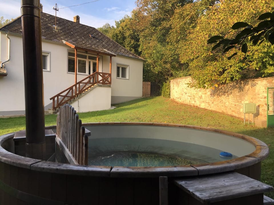 Natural landscape, Garden, Hot Tub