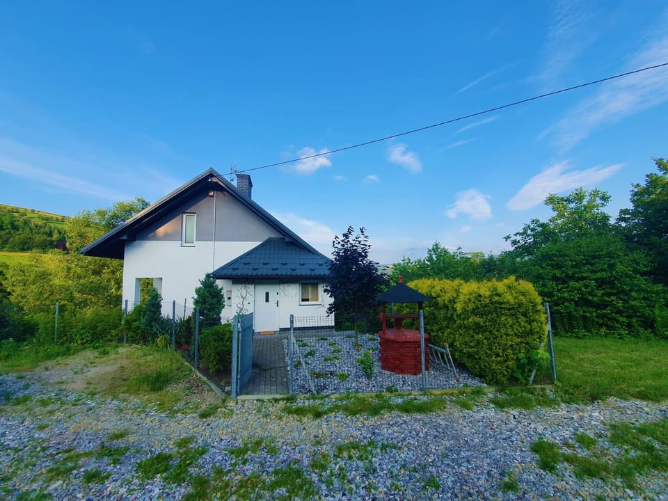 Dom nad Jeziorem Rożnowskim House in Lesser Poland Voivodeship