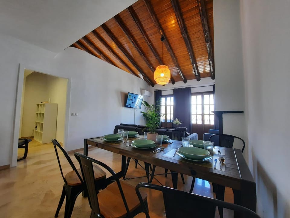 Living room, Dining area