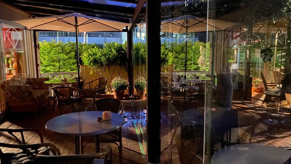 Lounge or bar, Lounge or bar