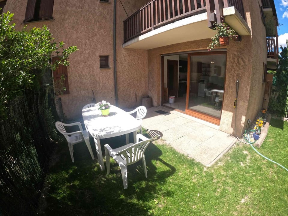 Garden, Balcony/Terrace