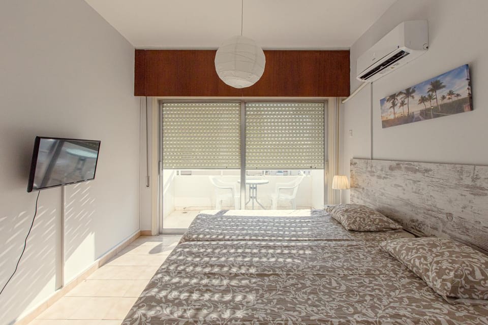 Furnished Seafront Studio Apartment in Larnaca
