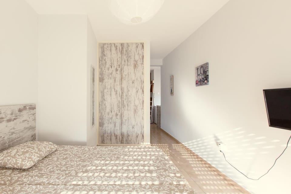 Furnished Seafront Studio Apartment in Larnaca