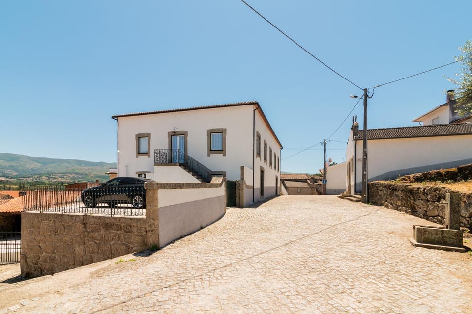 Casa de Lagarinhos JACUZZI SPA JOGOS GYM - SERRA DA ESTRELA - SEIA - GOUVEIA Villa in Portugal