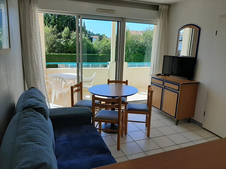 Appartement T2 avec terrasse à 10m du golf - FR-1-239-551 Apartment in Ciboure