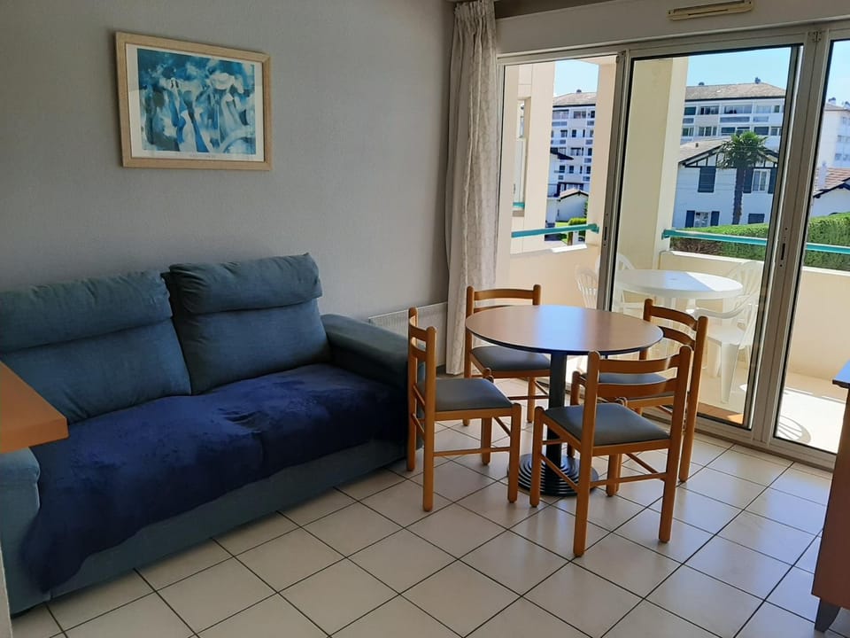 Appartement T2 avec terrasse à 10m du golf - FR-1-239-551 Apartment in Ciboure