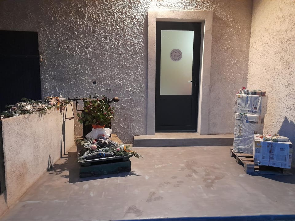 Facade/entrance, Winter