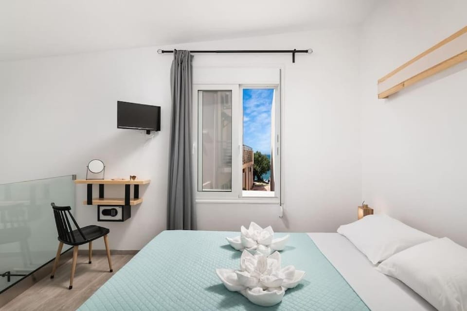 "Sea and Sun" Sea maisonette House in Agia Marina